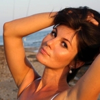 Nesly - Travestiet à Gameren Profil de Nesly, 29 ans, Travestiet à Gameren (Gelderland)